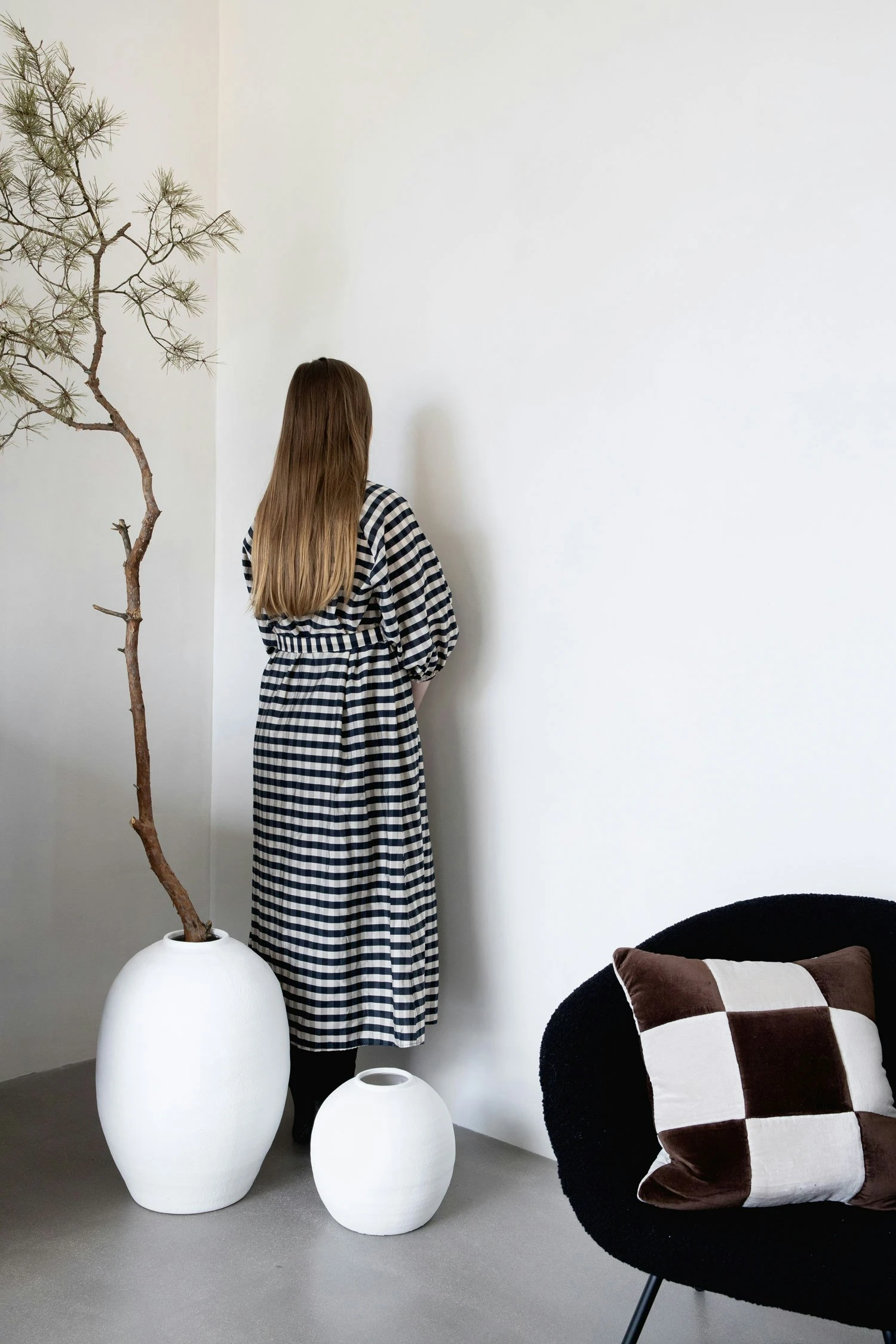 ByOn Theodore Lounge-Sessel, Schwarz 4 ByOn Theodore Lounge-Sessel, Schwarz – Bild 2