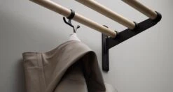 Nostalgi Erweiterungsteil Für Hutablage / Schuhregal, Schwarz / Eiche 8 Nostalgi Erweiterungsteil Für Hutablage / Schuhregal, Schwarz / Eiche -Möbelgeschäft essem design nostalgi erweiterungsteil fur hutablage schuhregal schwarz 4