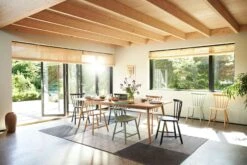 J46 Stuhl, Dusty Green -Möbelgeschäft fdb mbler j46 chair dusty green pantone 556c gloss 10 5