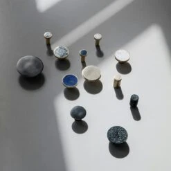 Ferm LIVING Stone Hook Small, Black Marble -Möbelgeschäft ferm living ferm living hook s weier marmor 2