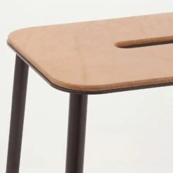 Frama Adam Stool Hocker H65cm, Mattschwarz/Naturledersitz -Möbelgeschäft frama adam stool hocker ledersitz 1