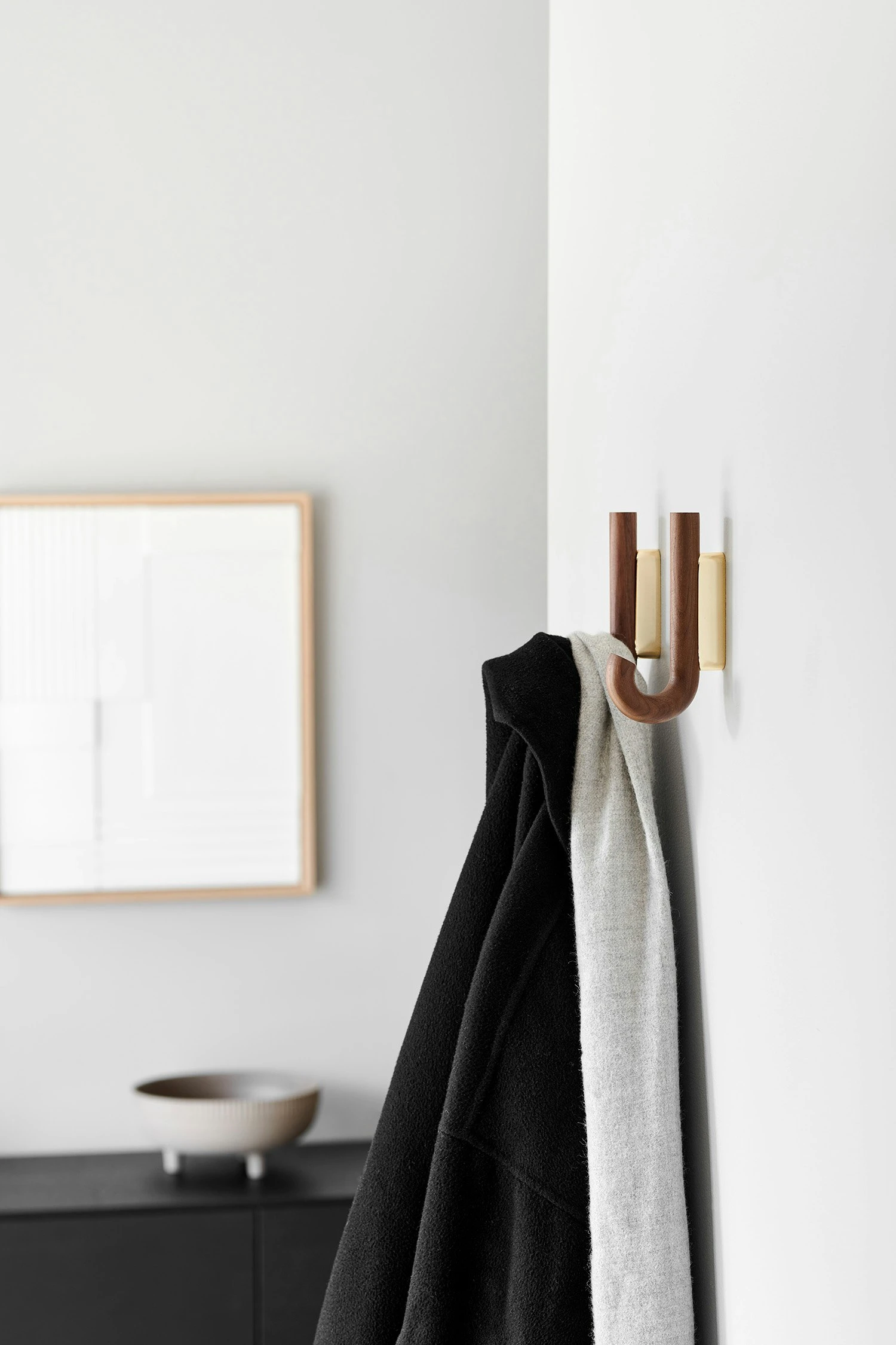 GEJST Hook Mini Haken, Walnussfarben/Messing 5 GEJST Hook Mini Haken, Walnussfarben/Messing – Bild 3