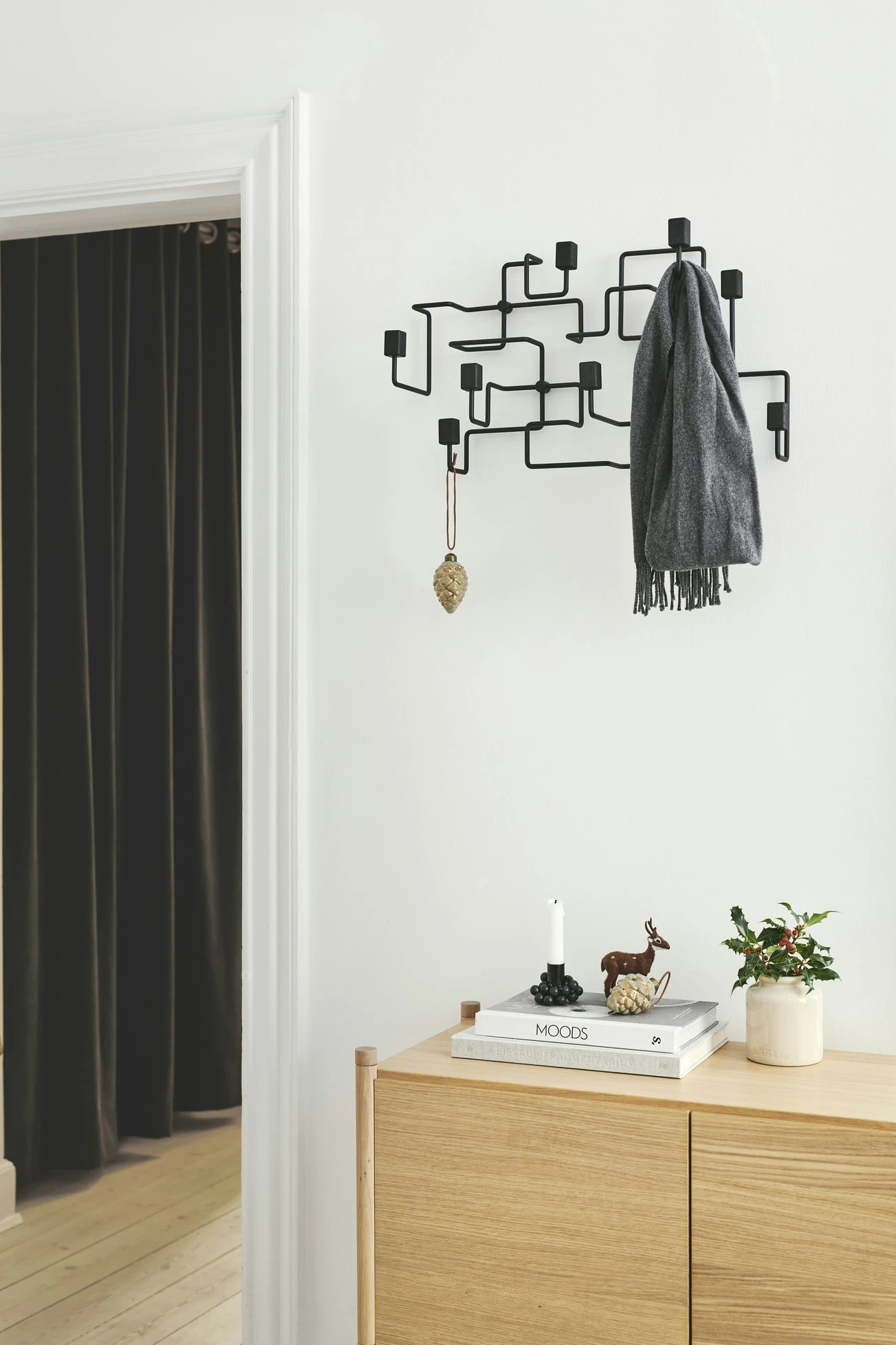 GEJST Underground Garderobe, In Schwarzer Eiche / Eiche 8 GEJST Underground Garderobe, In Schwarzer Eiche / Eiche – Bild 6