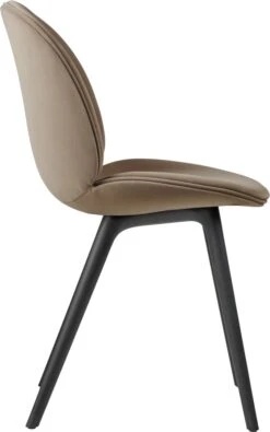Gubi Beetle Stuhl Gepolstert / Kunststoffbasis, Sunday 034 -Möbelgeschäft gubi beetle dining chair front black plastic 22