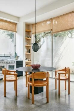 Gubi Daumiller Stuhl, Kiefernholz -Möbelgeschäft gubi daumiller dining armchair base golden pine 4