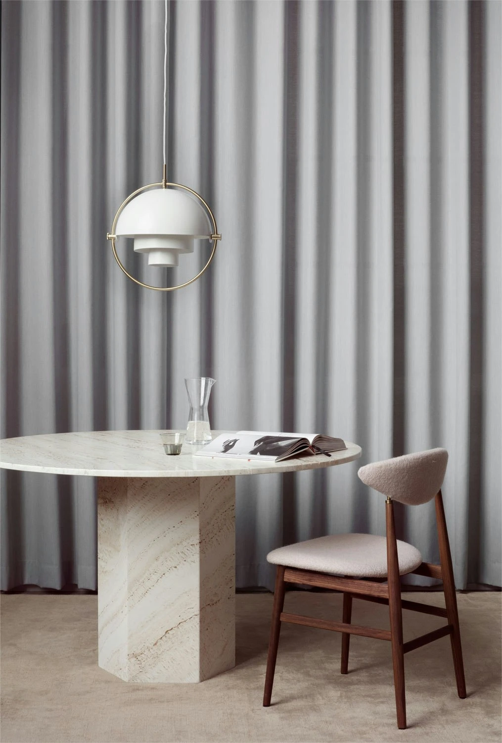 Gubi Epic Esstisch Rund Ø130 Cm, Weiß Travertine 8 Gubi Epic Esstisch Rund Ø130 Cm, Weiß Travertine – Bild 6