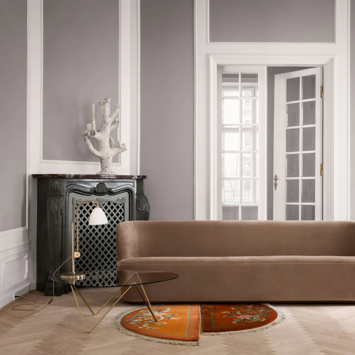 Gubi Pedrera Kaffeetisch, Messing Halbmatt 4 Gubi Pedrera Kaffeetisch, Messing Halbmatt – Bild 2