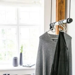 LIND DNA Swing Kleideranhänger 80cm, Schwarz/Schwarzes Lede -Möbelgeschäft lind dna swing kleideranhanger 80cm schwarz schwarzes lede 2