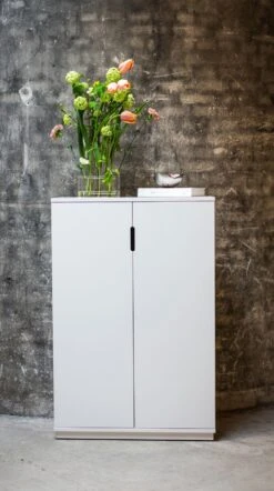 Aoko Schränkchen Weiß, Abgedeckte Türen -Möbelgeschäft mavis aoko schrank weier lack 1