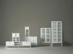 Falsterbo Bedside Table Low, White Lacquer 8 Falsterbo Bedside Table Low, White Lacquer -Möbelgeschäft mavis falsterbo bedside table low 6