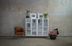 Volt Schränkchen Glastür Weiß, 75x32x130 Cm -Möbelgeschäft mavis volt glasvitrine weier lack 2