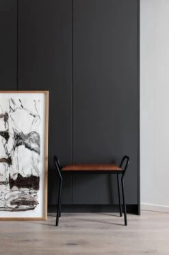 Maze Anyone Hocker, Schwarz/Vintage Cognac 9 Maze Anyone Hocker, Schwarz/Vintage Cognac -Möbelgeschäft maze anyone hocker 6