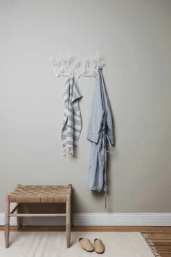 Maze Crown Hanger Aufhänger, Weiss 5 Maze Crown Hanger Aufhänger, Weiss -Möbelgeschäft maze crown kleideraufhanger 2