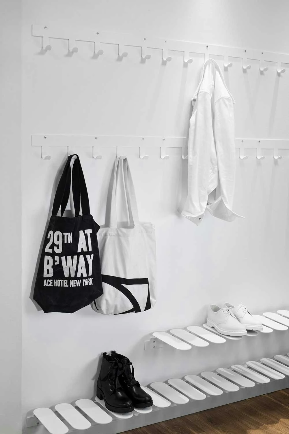 Maze Only Hooks Hakenleiste, Schwarz 7 Maze Only Hooks Hakenleiste, Schwarz – Bild 5