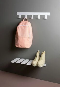 Maze Only Hooks Hakenleiste, Weiß -Möbelgeschäft maze only hooks hakenleiste 11