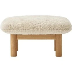 Menu Brasilia Ottoman Eiche Natur, Sheepskin Nature