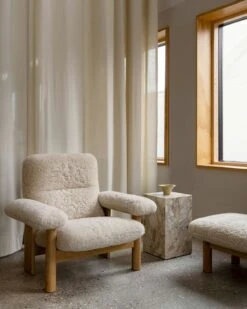 Menu Brasilia Ottoman Eiche Natur, Sheepskin Nature -Möbelgeschäft menu brasilia 73