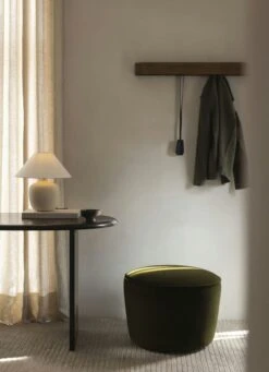 Menu Epoch Kleiderbügel 79 Cm, Dunkel Gebeizte Eiche 9 Menu Epoch Kleiderbügel 79 Cm, Dunkel Gebeizte Eiche -Möbelgeschäft menu epoch clothes hanger 79 cm 4