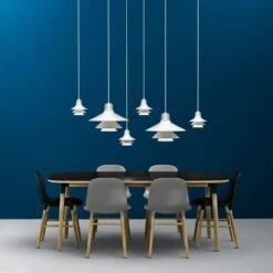 Normann Copenhagen Form Stuhl, Weiss/Eiche -Möbelgeschäft normann copenhagen form stuhl weiss eiche 1