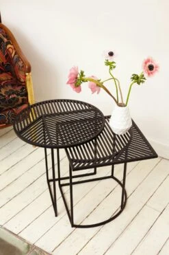 Iso-A Beistelltisch, Schwarz -Möbelgeschäft petite friture iso a 4