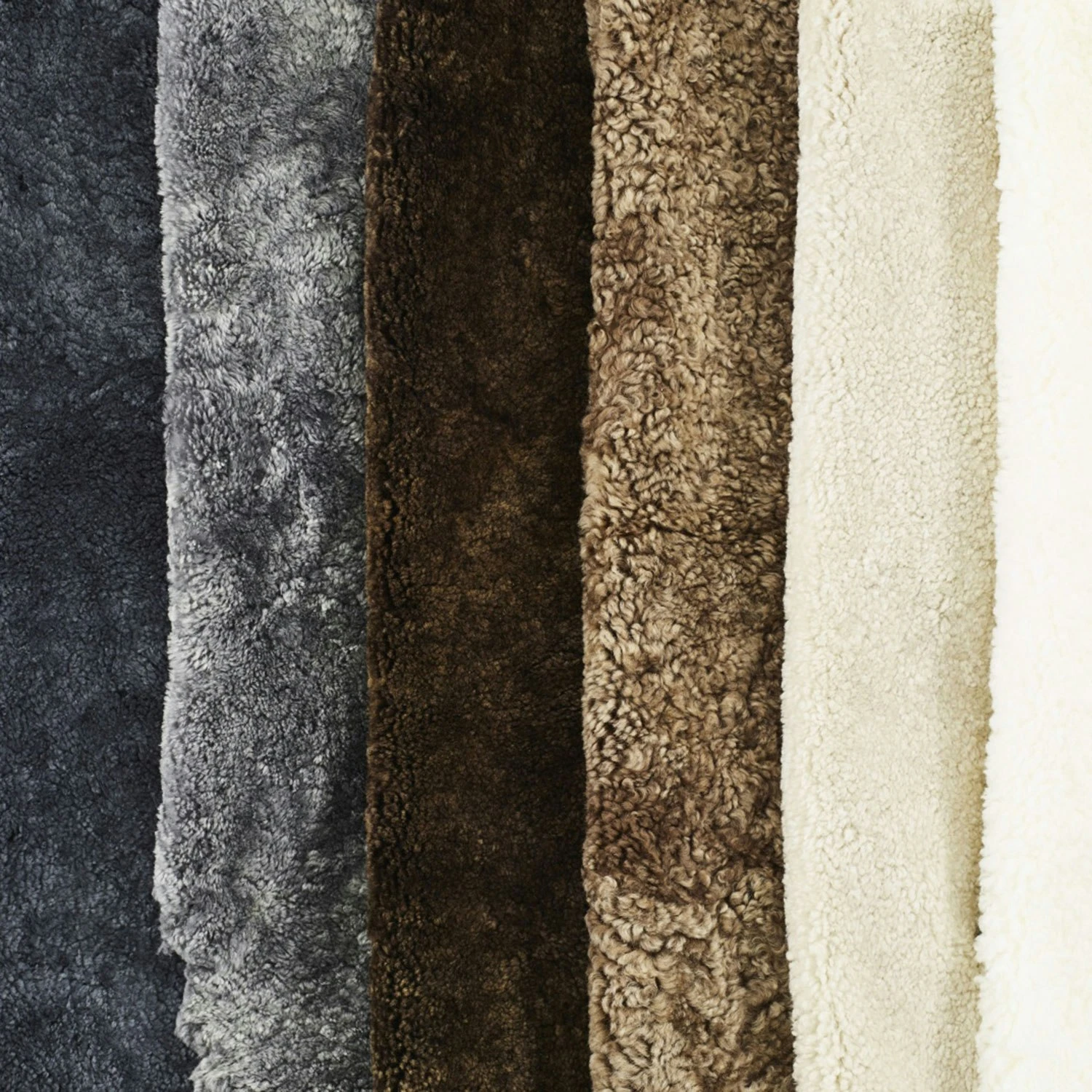 Swedese Lamino Hocker Schafsfell/Eiche, Scandinavian Grey 8 Swedese Lamino Hocker Schafsfell/Eiche, Scandinavian Grey – Bild 6