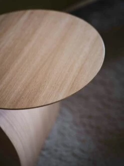 Swedese Savoa Beistelltisch Ø54 Cm, Geölte Eiche -Möbelgeschäft swedese savoa bord 64cm hojd 45cm 33