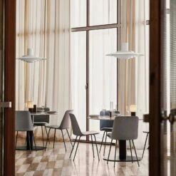 &Tradition In Between SK18 Tisch 90cm, Weißer Marmor / Schwarz 9 &Tradition In Between SK18 Tisch 90cm, Weißer Marmor / Schwarz -Möbelgeschäft tradition in between sk18 tisch 90cm 3