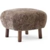 &Tradition Little Petra ATD1 Footstool, Oiled Walnut / Sheepskin Sahara 1 &Tradition Little Petra ATD1 Footstool, Oiled Walnut / Sheepskin Sahara -Möbelgeschäft tradition little petra atd1 fustutze in geoltem walnussholz 6