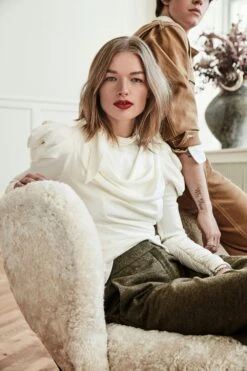 &Tradition Little Petra VB1, Loungesessel Set, Walnussfarben / Schaffell Moonlight 9 &Tradition Little Petra VB1, Loungesessel Set, Walnussfarben / Schaffell Moonlight -Möbelgeschäft tradition little petra vb1 loungesessel set 9