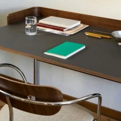 &Tradition Pavilion AV17 Schreibtisch, Iron / Walnut / Chrome Legs -Möbelgeschäft tradition pavilion av17 schreibtisch 11