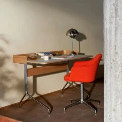 &Tradition Pavilion AV17 Schreibtisch, Mushroom / Oak / Chrome Leg -Möbelgeschäft tradition pavilion av17 schreibtisch 5