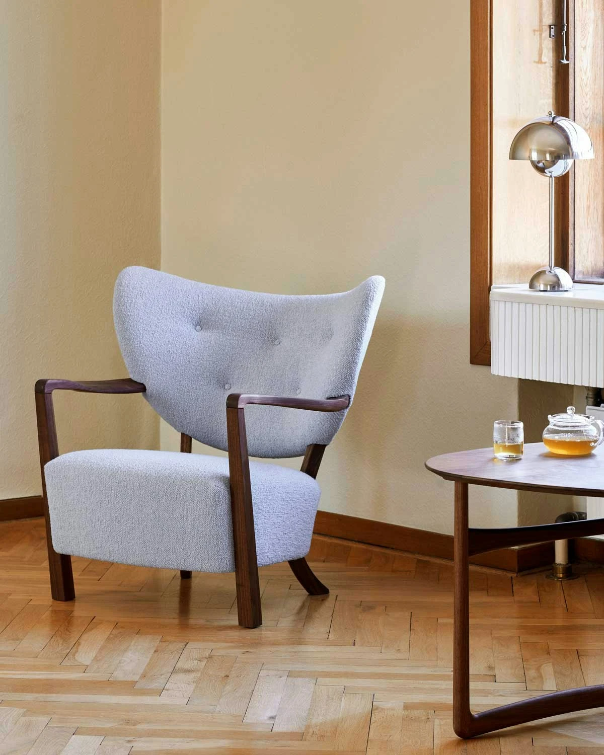 &Tradition Wulff ATD2 Loungesessel + Fußhocker, Walnussfarben/Karandash 005 4 &Tradition Wulff ATD2 Loungesessel + Fußhocker, Walnussfarben/Karandash 005 – Bild 2