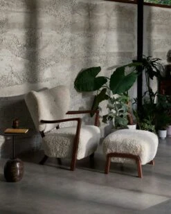 &Tradition Wulff ATD3 Pouf, Walnussfarben/Sheepskin Moonlight -Möbelgeschäft tradition wulff atd3 pouf 7