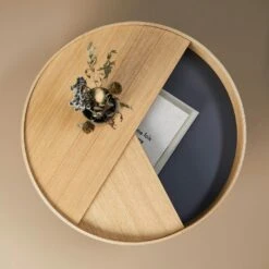 Woud ARC Kaffeetisch, In Weiß Pigmentierter Esche -Möbelgeschäft woud arc kaffeetisch 3